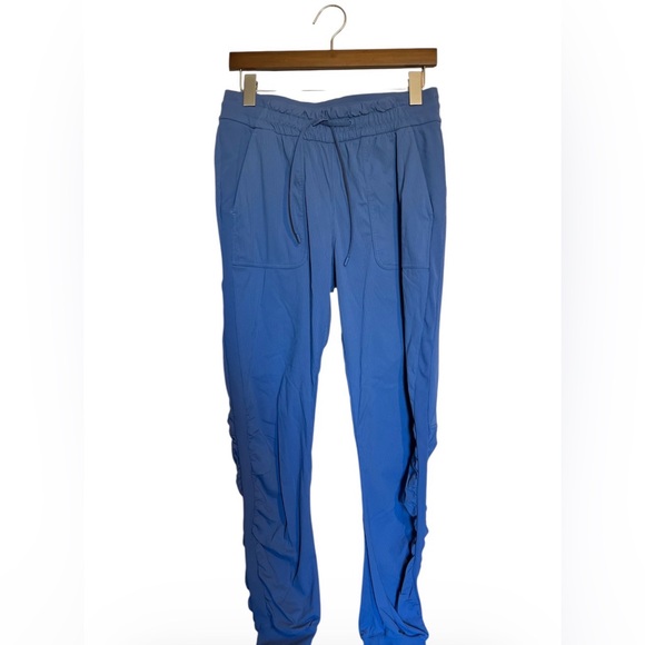 Lululemon beyond the studio joggers size 8
